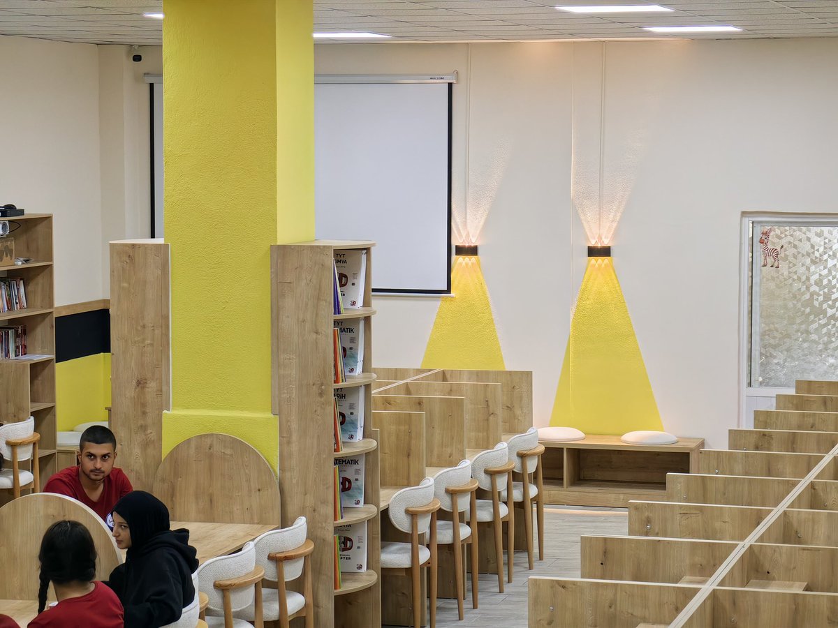 Bozyazikaymklgi's tweet photo. 📚Kaymakamlığımız himayelerinde hayata geçirilen “Okuma Salonu ve Sosyal Yaşam Alanı Projesi”nin açılışı düzenlenen törenle gerçekleştirildi.

Okuma Salonu ve Sosyal Yaşam Alanı’nın Bozyazı’mıza hayırlı ve uğurlu olmasını diliyoruz. 🇹🇷📚🌱

https://t.co/yC0JG6P4fN https://t.co/6RdjjykxFe
