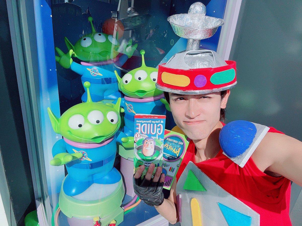 Daichan_avoavo's tweet photo. フォロワーの皆さん
もうお気づきかもしれませんが、
僕はこの時代が好きなんです😌
#Dハロ
#Dハロ2026
#Dハロ仮装
#Dハロ仮装2026
#Daidiary https://t.co/5PbuUFh6Wx