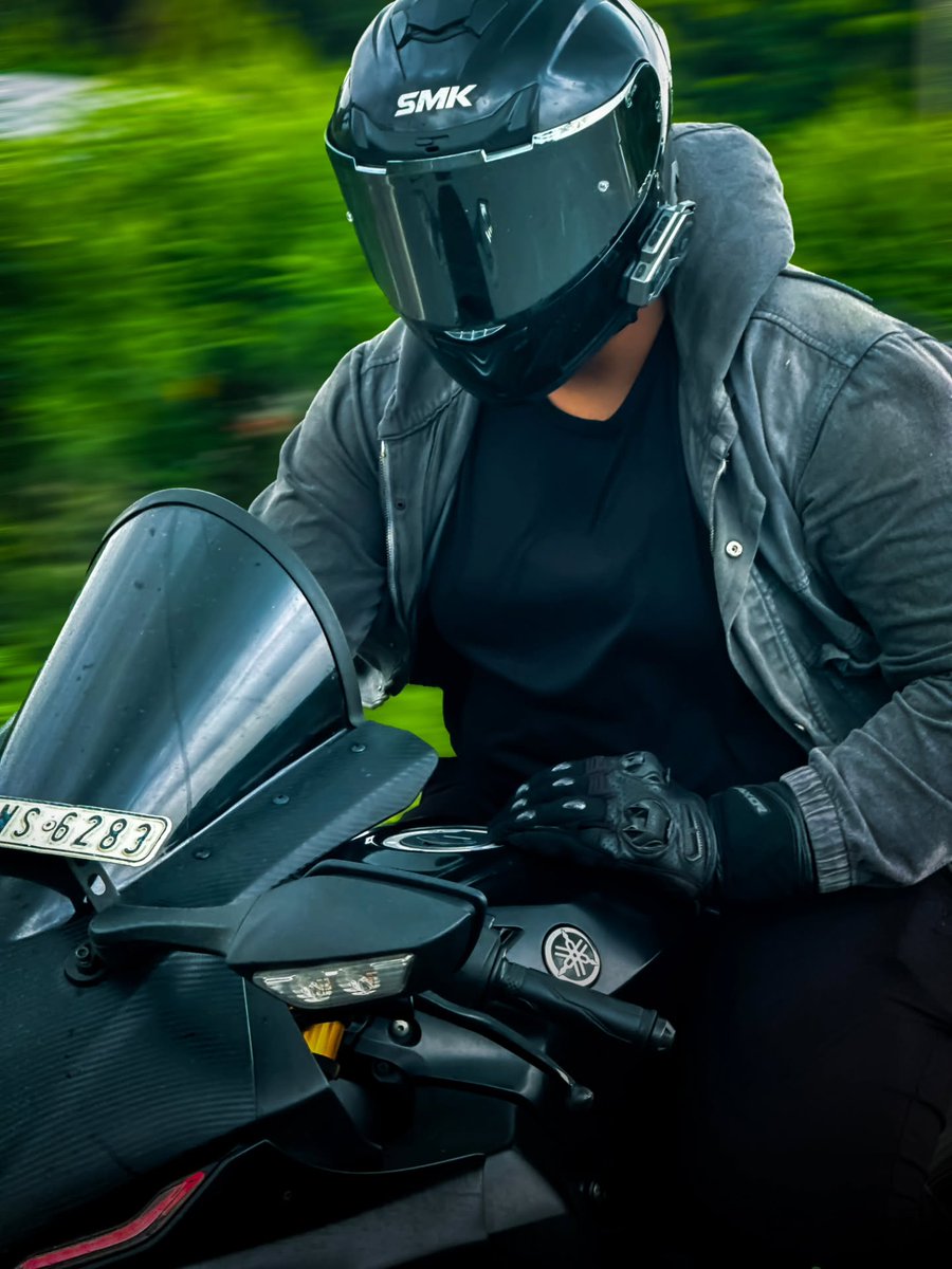 LorriFuestwsa's tweet photo. Riding through the rush, chasing the road, and leaving limits behind. Shot by @prince__moto_46, edited in @photoshop https://t.co/ytGfiLpQay