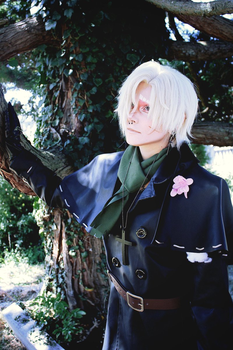 AlexisS80730's tweet photo. #andrewkreiss #gravekeeper #andrewkreisscosplay #identityvcosplay #identityv https://t.co/fpWFbm7Y6t