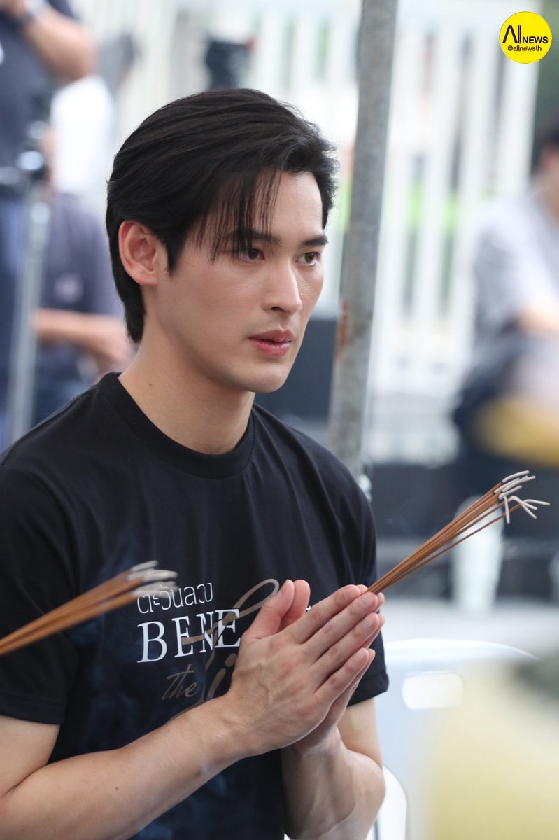 AllNews_th's tweet photo. อีกหนึ่งหนุ่มหล่อ! "เก้า นพเก้า" ในพิธีบวงสรวงละคร เรื่อง "ตะวันลวง"
KAO BENEATH THE LIES
#บวงสรวงตะวันลวง
#number_9th #เก้านพเก้า
#ตะวันลวง #BeneathTheLies https://t.co/e1Esd7cFUs