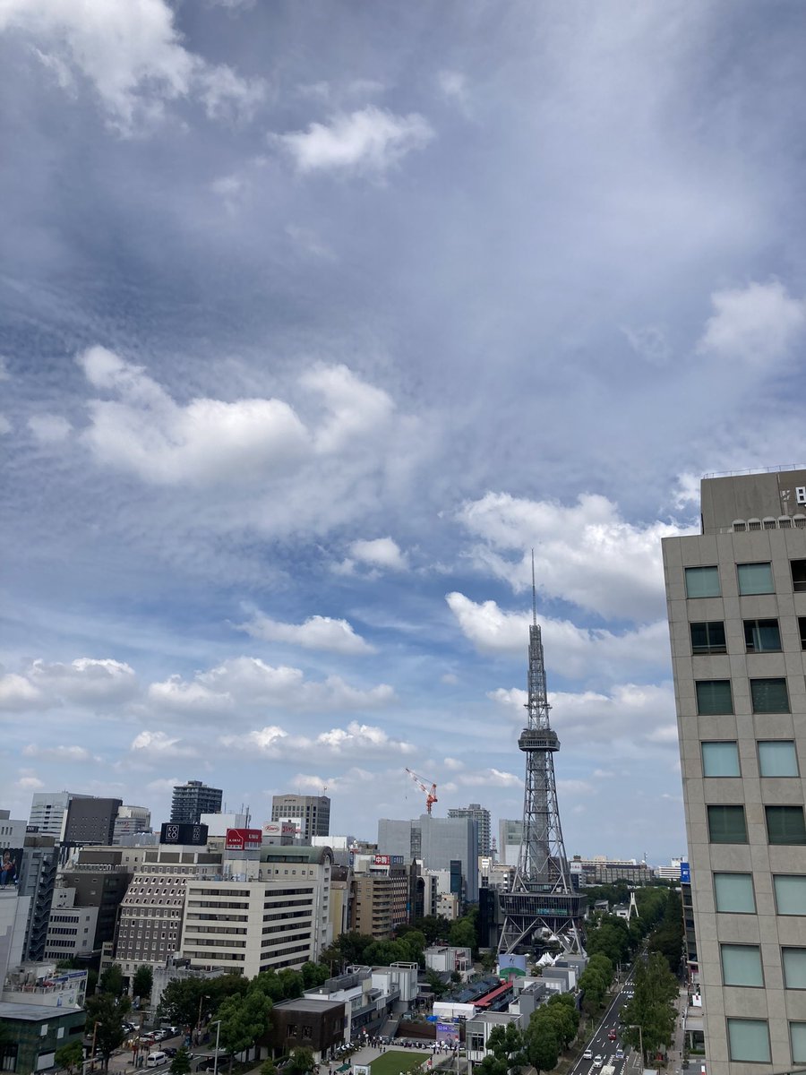 tokushima758's tweet photo. 久しぶりに晴天の名古屋です。明日からアジア競技大会が開催されます。この徳島県のアンテナショップが有る栄の上空を、明日ブルーインパルスが展示飛行を行う予定だそうです。先程、予行演習が行われた様で少しですが観る事が出来ました。明日からはシルバーウィークの為23日迄お休みをいただきます。 https://t.co/euVkcDV5MQ