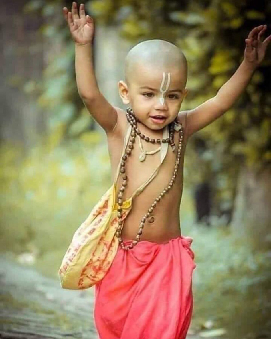 dhirenpurohit's tweet photo. निर्गुन रूप सुलभ अति
सगुन जान नहिं कोइ। 
सुगम अगम नाना चरित
सुनि मुनि मन भ्रम होइ॥

निर्गुण रूप अत्यंत सुलभ (सहज ही समझ में आ जाने वाला) है, परंतु (गुणातीत दिव्य) सगुण रूप को कोई नहीं जानता, इसलिए उन सगुण भगवान के अनेक प्रकार के सुगम और अगम चरित्रों को सुनकर मुनियों के भी मन को भ्रम हो जाता है।