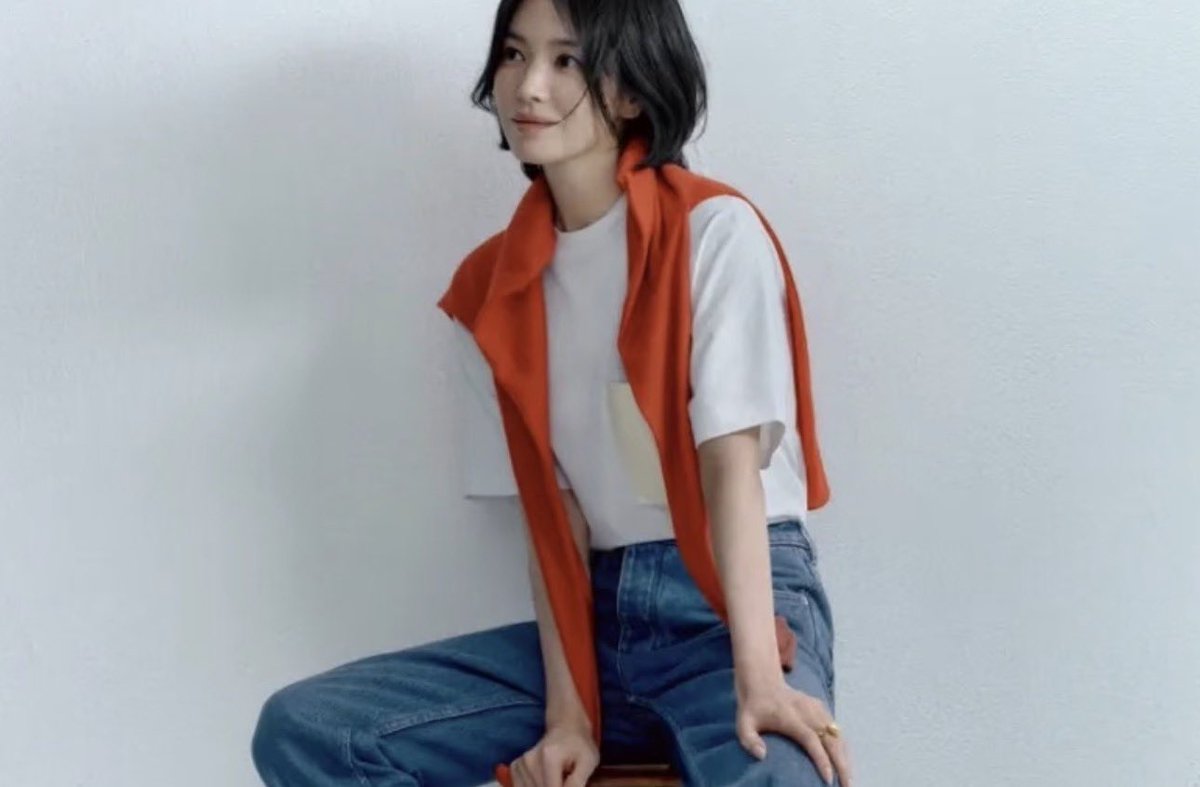 Qiqkyo's tweet photo. Officially as the brand ambassador of Bottega Veneta, she will also attend the brand's latest series show held in Milan this month.

#송혜교  #SongHyeKyo https://t.co/BXjofvgEyY
