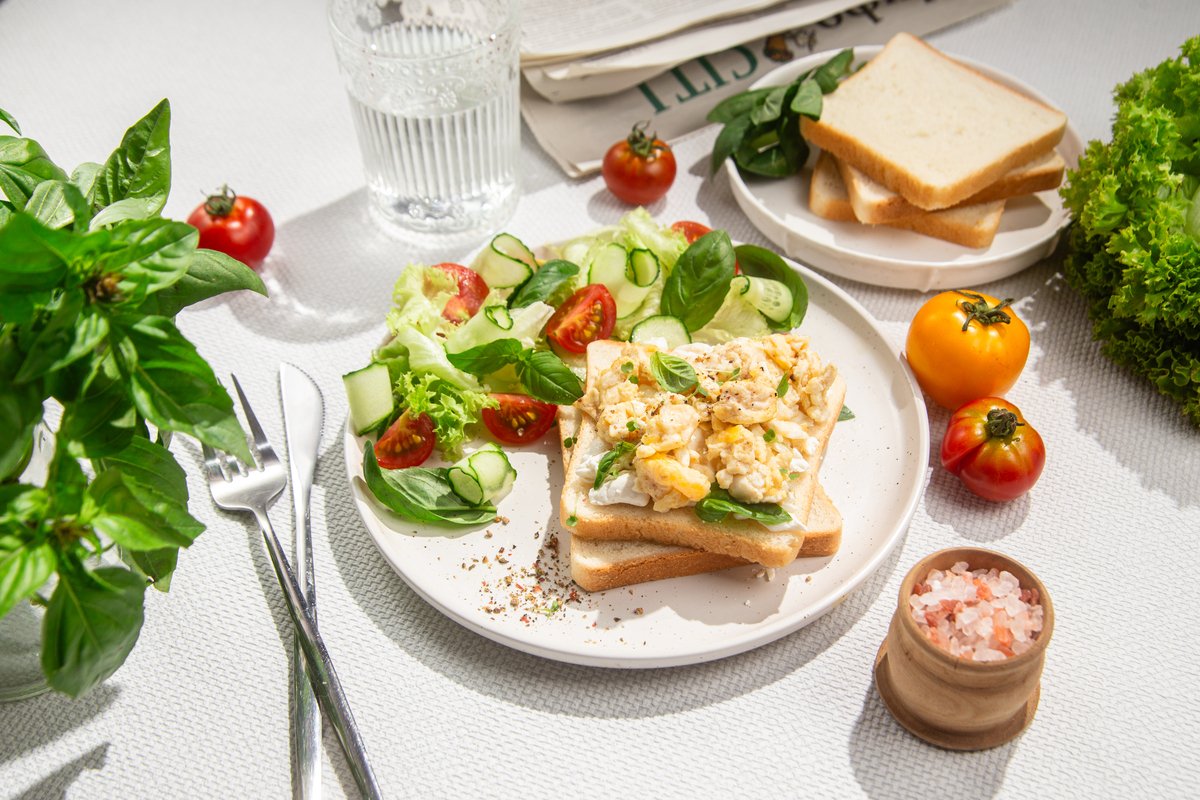 DoubleGbiatchez's tweet photo. Stock up on fresh, in-season veggies, local eggs and whole-grain oats today for easy, healthy weeknight meals! No fancy stuff needed—just good, basic ingredients to make every bite count. https://t.co/wZFHgkdDNB