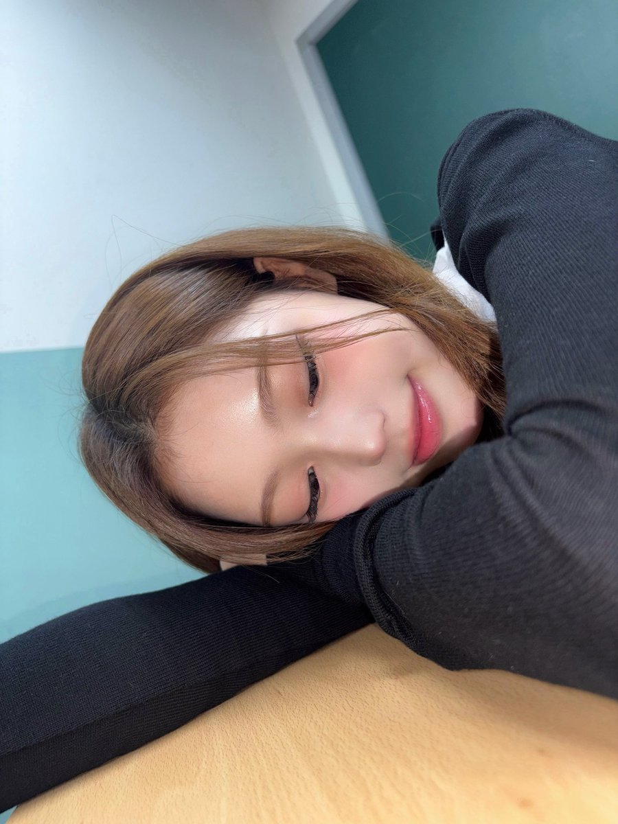 dubyebye's tweet photo. 어뭐라고사귀자고?? https://t.co/nmQiFECehD