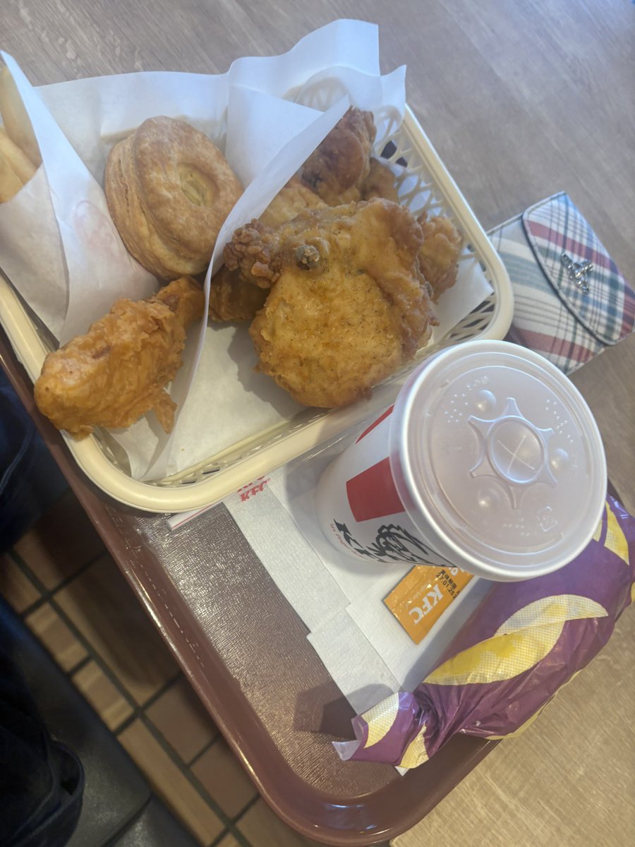 SeriaWolf's tweet photo. パチ負けたからちゃんとご飯食べます。 https://t.co/dmvB5ng9B8