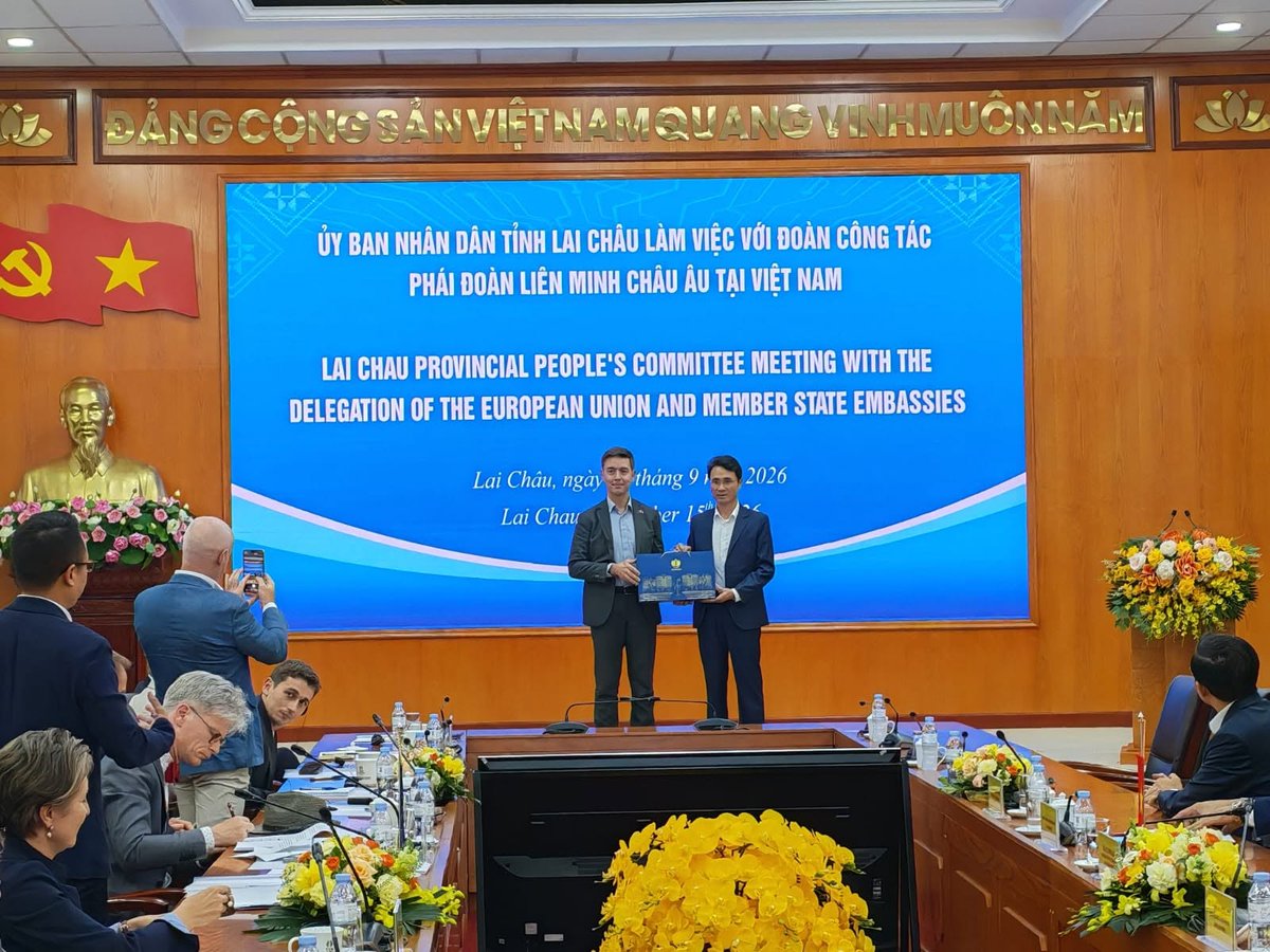 JGuerrier_EU's tweet photo. Our meetings with the Lai Chau and Dien Bien People’s Committees confirmed great opportunities for enhanced cooperation in climate action, rare earths, sustainable agriculture and water management. (2/2) https://t.co/BJLfL3Vvp9