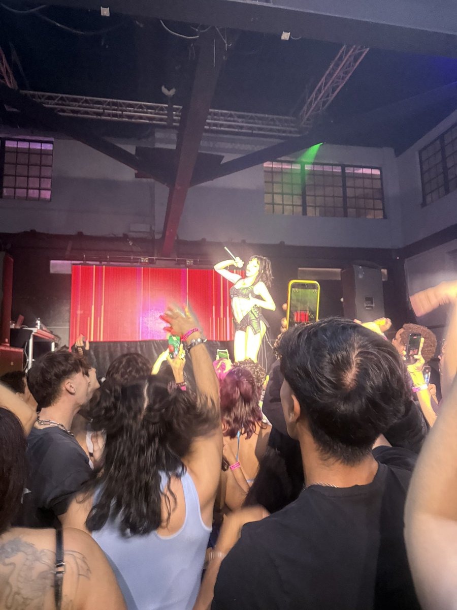 angelspite's tweet photo. six sex tonight 😛 https://t.co/G3urBzYfA0