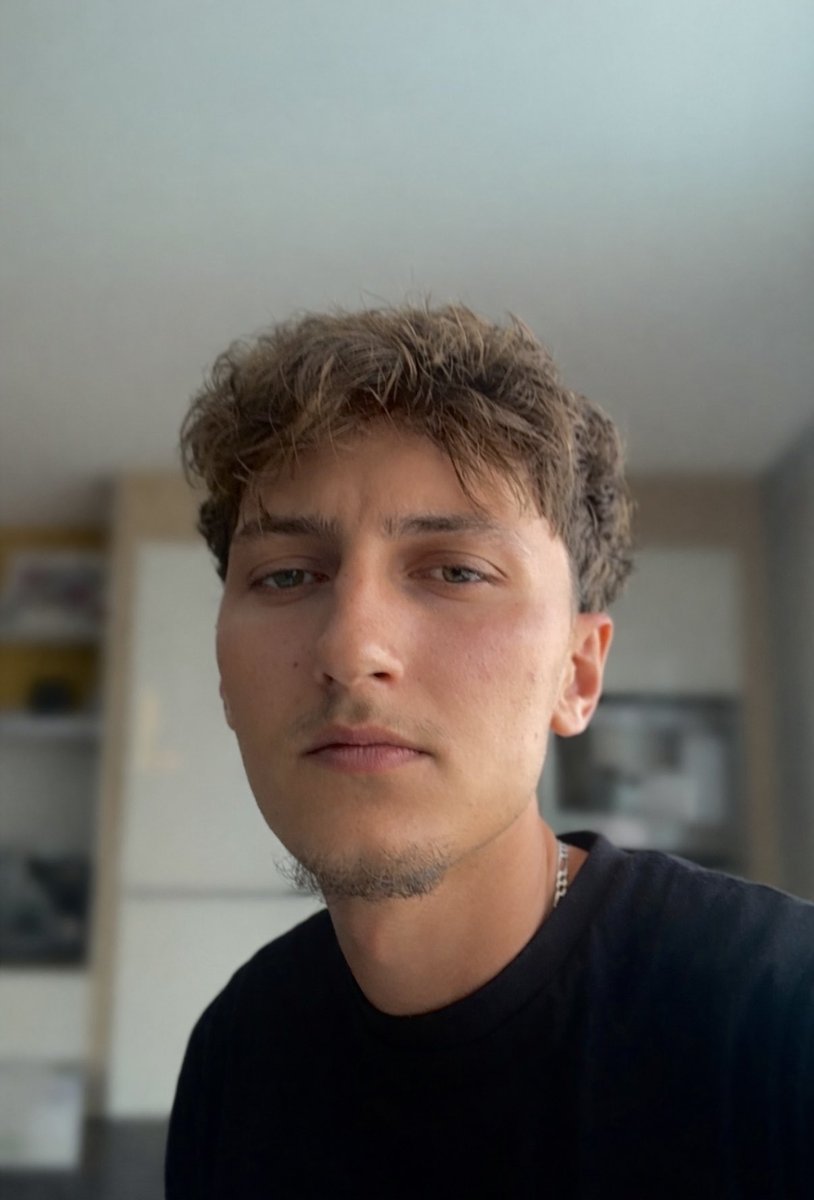 RosoAIus's tweet photo. I’m 25.

Solo founder from France, based in France (Asia soon)

Let’s connect all https://t.co/tRsGFY21pt