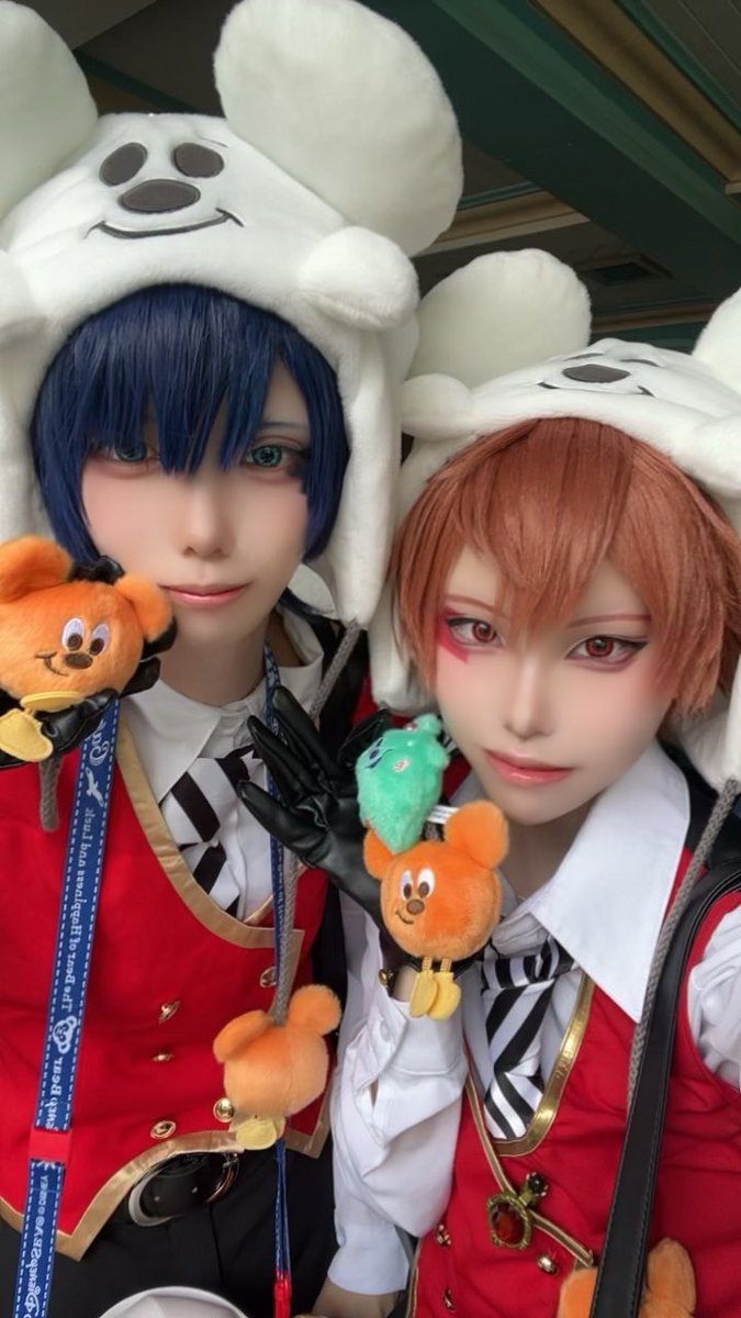 f_ol0j's tweet photo. しぅちゃん♠️とインパ〜🌊
トイマニ並んでる🎶 https://t.co/kLIc9tUqUS