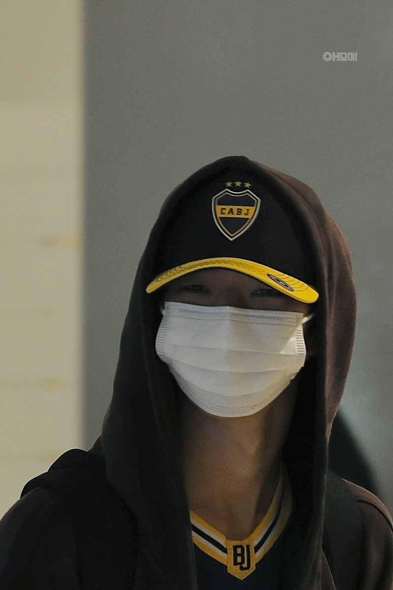 5moya's tweet photo. 260918 ICN ARRIVAL 
welcome home 🛩️😷
#NEXZ #토모야 #TOMOYA #トモヤ https://t.co/MLn0V9zuXy