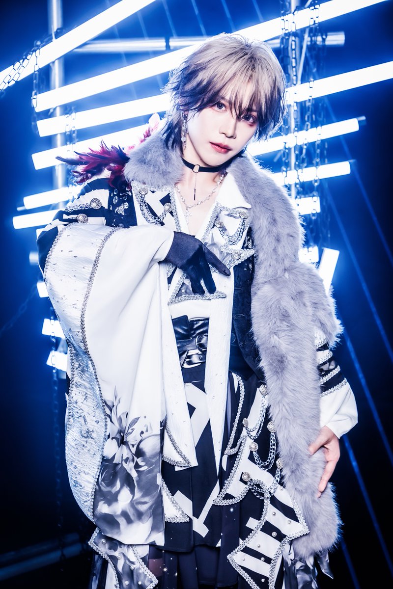 dot_Roach_'s tweet photo. ◇━━━新ビジュアル解禁━━━◇

                     白色担当
                          叶
            @kanau_dotRoach  

                   【重要LIVE】
               2026.12.16(Wed)
            白金高輪SELENE b2

      .Roach 1st ANNIVERSARY
           ONEMAN LIVE 開催‼︎

        𝑹𝑷➕♥🟰1000達成で
     𝗡𝗘𝗪個人アー写5人目公開🪶
 
◇━━━━━━━━━━━━━━◇