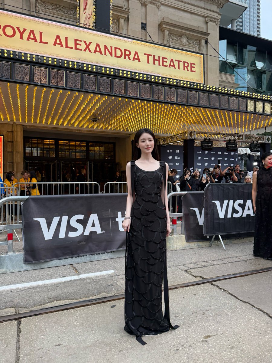 official_i_dle's tweet photo. [📸] SHUHUA at #tiff26

#아이들 #idle
#슈화 #SHUHUA
#happilyeverafter 
#幸福快樂的日子 https://t.co/hC4kRlJKKh