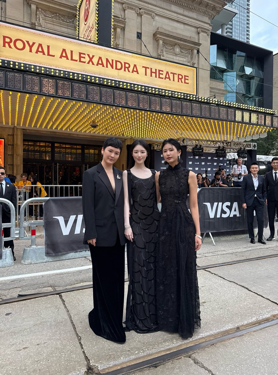 official_i_dle's tweet photo. [📸] SHUHUA at #tiff26

#아이들 #idle
#슈화 #SHUHUA
#happilyeverafter 
#幸福快樂的日子 https://t.co/hC4kRlJKKh