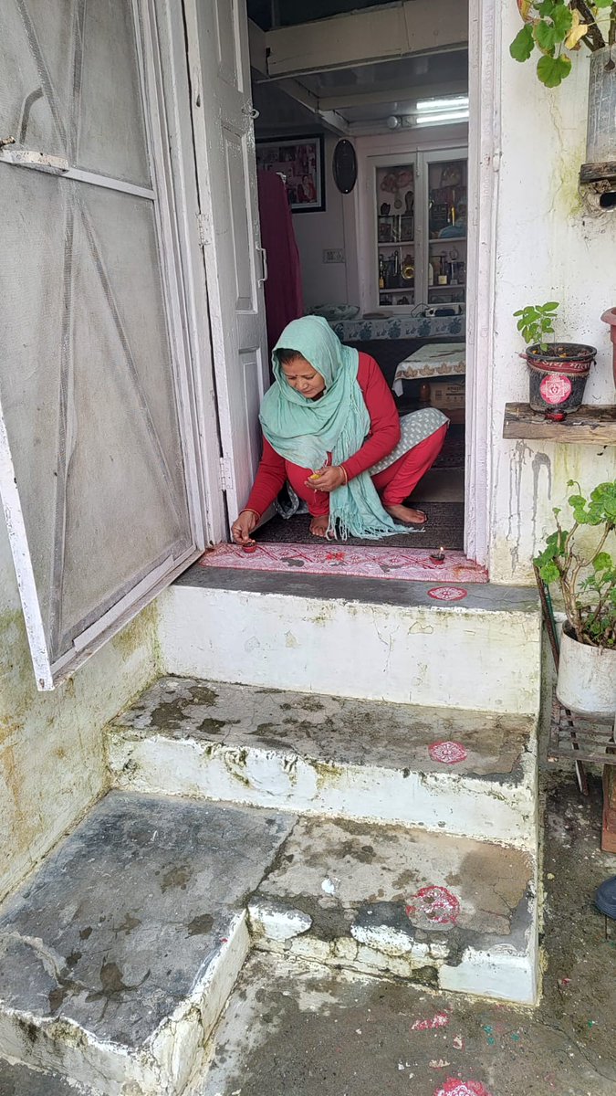 ntlcantt's tweet photo. The public &amp; staff of the Nainital Cantonment took a #Sankalp for a #SwachhWayOfLife by cleaning their homes and lighting a lamp, marking the beginning of the Swachhata Hi Seva Campaign 2026. 🪔✨

#SwachhataHiSeva #SHS2026 #SwachhBharat https://t.co/qDoZaEWaEH