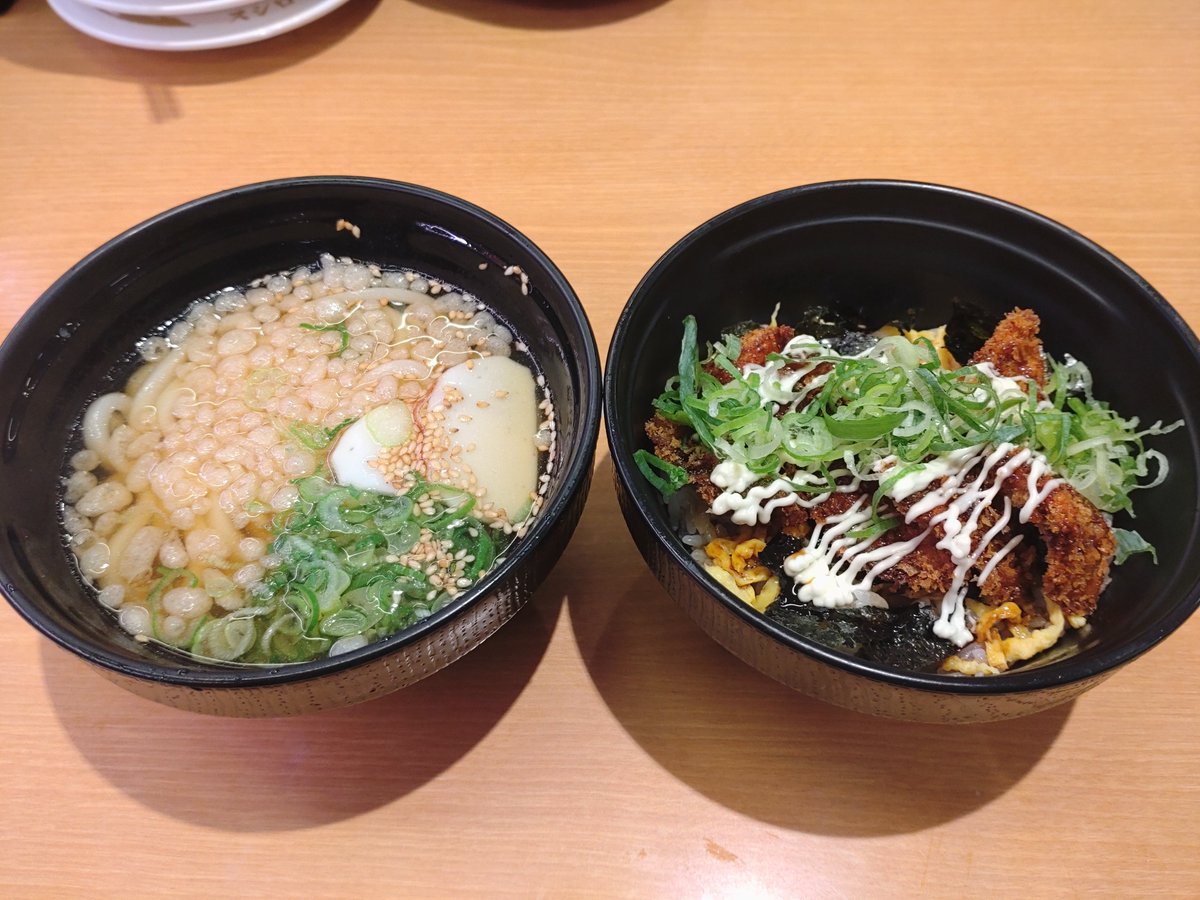 oriconan67's tweet photo. しごおわに友達とスシロー🍣　

水曜日からのフェア商品目当て😋 https://t.co/r6NJY0kGEu
