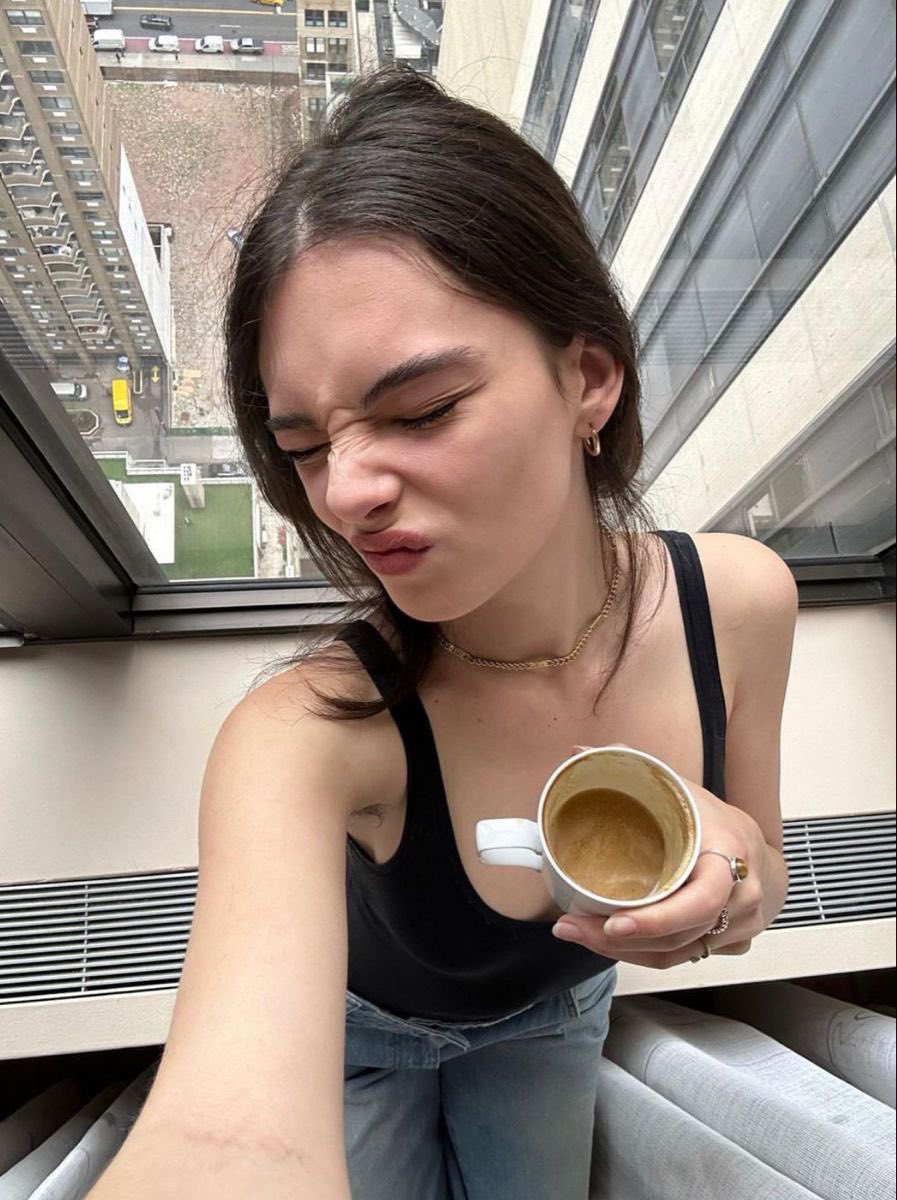 yslgirlx's tweet photo. Deva cassel https://t.co/UBT0gJaxxf