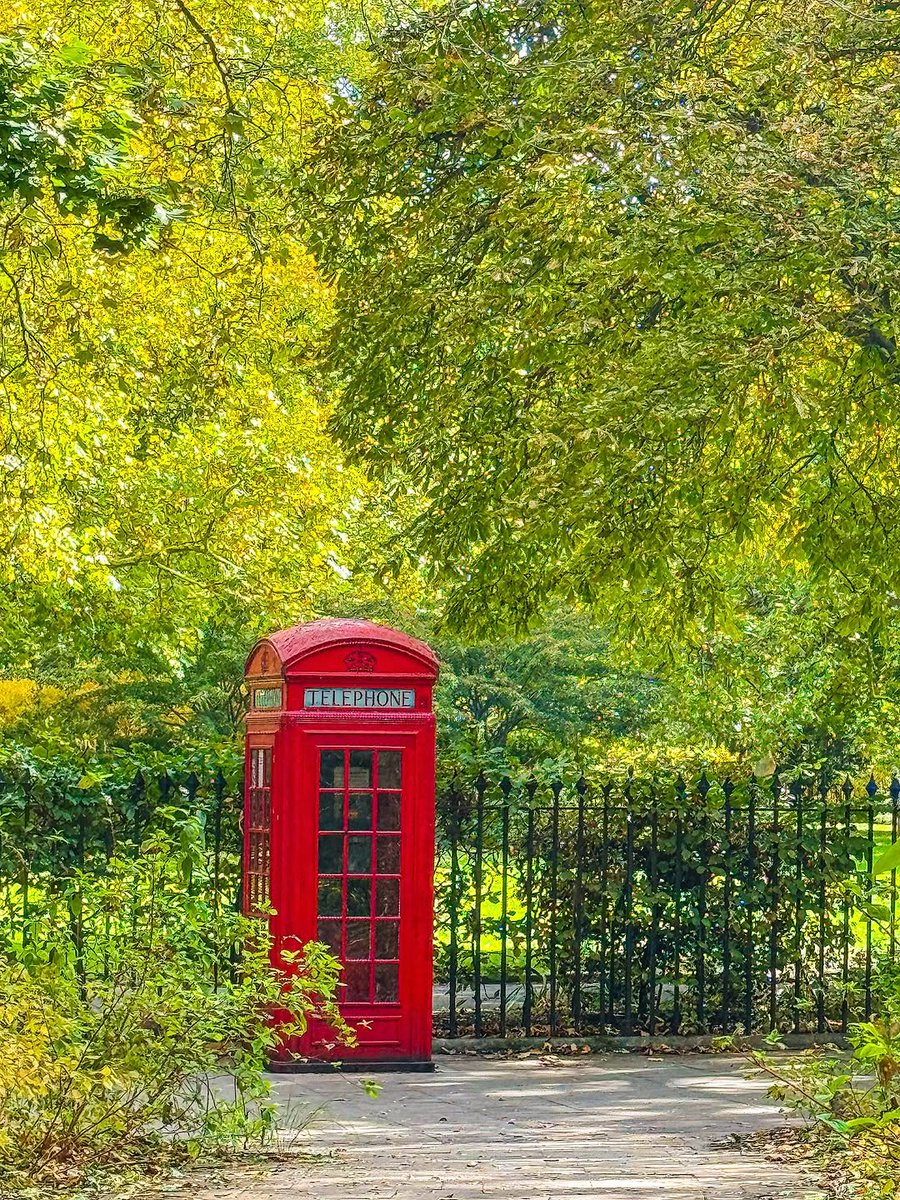 visitlondon's tweet photo. London is calling....☎️ [📸 @josamson21] #LondonMakesItPossible #VisitLondon https://t.co/GMJjSaJIuR