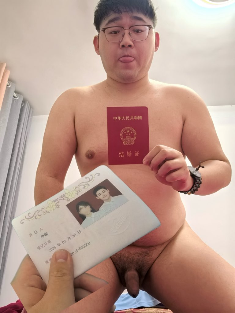 bhulini1's tweet photo. 傻逼已婚贱狗 #李振 求无下限曝光 毫无底线 有谁认识呢 谁又想看那阳痿的早泄几把操母狗呢 他都来了 你还不滚来发骚 #无脑 #曝光 #恶堕 #已婚直男 #傻逼直男 #无脑 #无底线曝光 https://t.co/r55n3Dlh86
