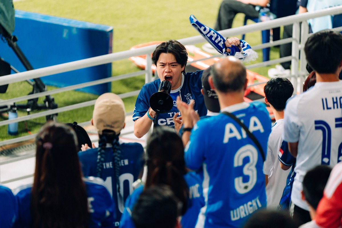 lioncitysailors's tweet photo. Jalan Besar in full force last night — incredible support from our 12th man, as always. 👊💙
#allhandsondeck #lioncitysailors #ACLTwo https://t.co/86kWuFdDuI