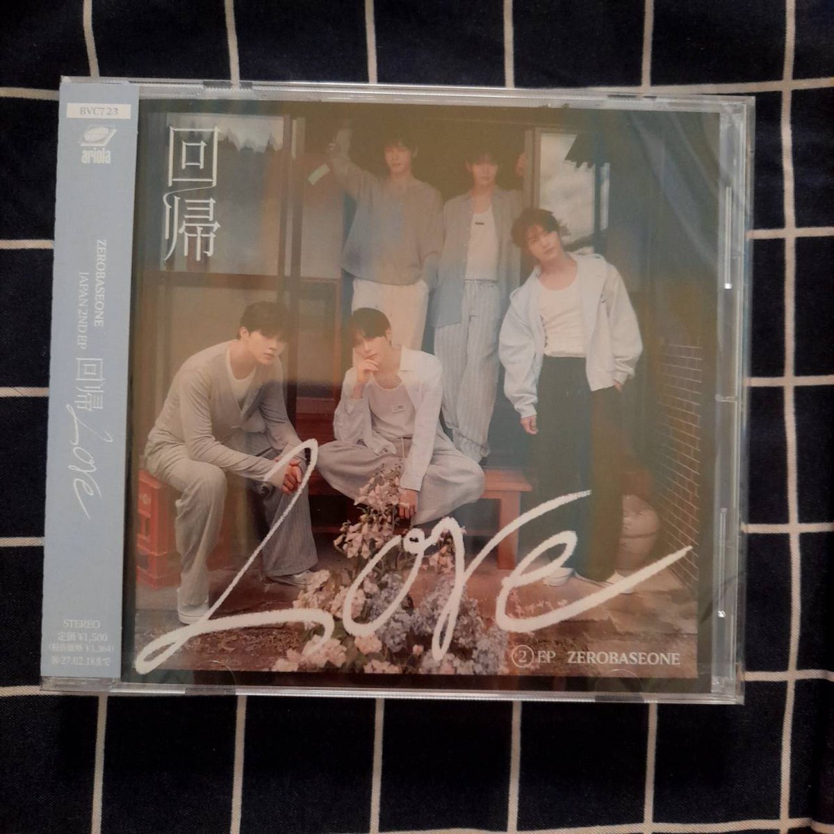 Asky_zh's tweet photo. wts album jp sealed 55k, bisa langsung kirim. ku bli kebanyakan😭 https://t.co/oikqLPOUh2