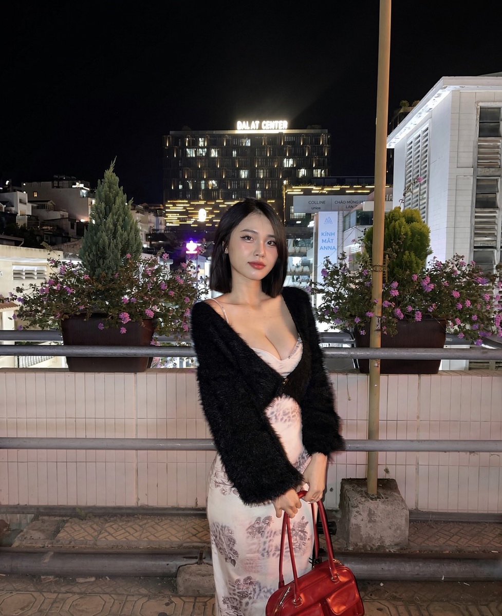 thv1gjd's tweet photo. Đà Lạt 1°C. Outfit 100. https://t.co/5ktmD1gM9O