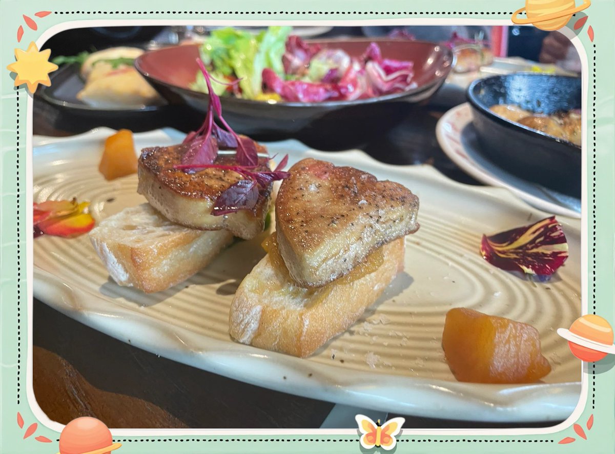 ducke435910's tweet photo. Just found the most amazing hidden gem cafe in the city! Their truffle mushroom pasta is perfectly creamy, and the homemade lemon tart is absolute heaven. Already planning my next visit this weekend https://t.co/dIo1X0x6W5