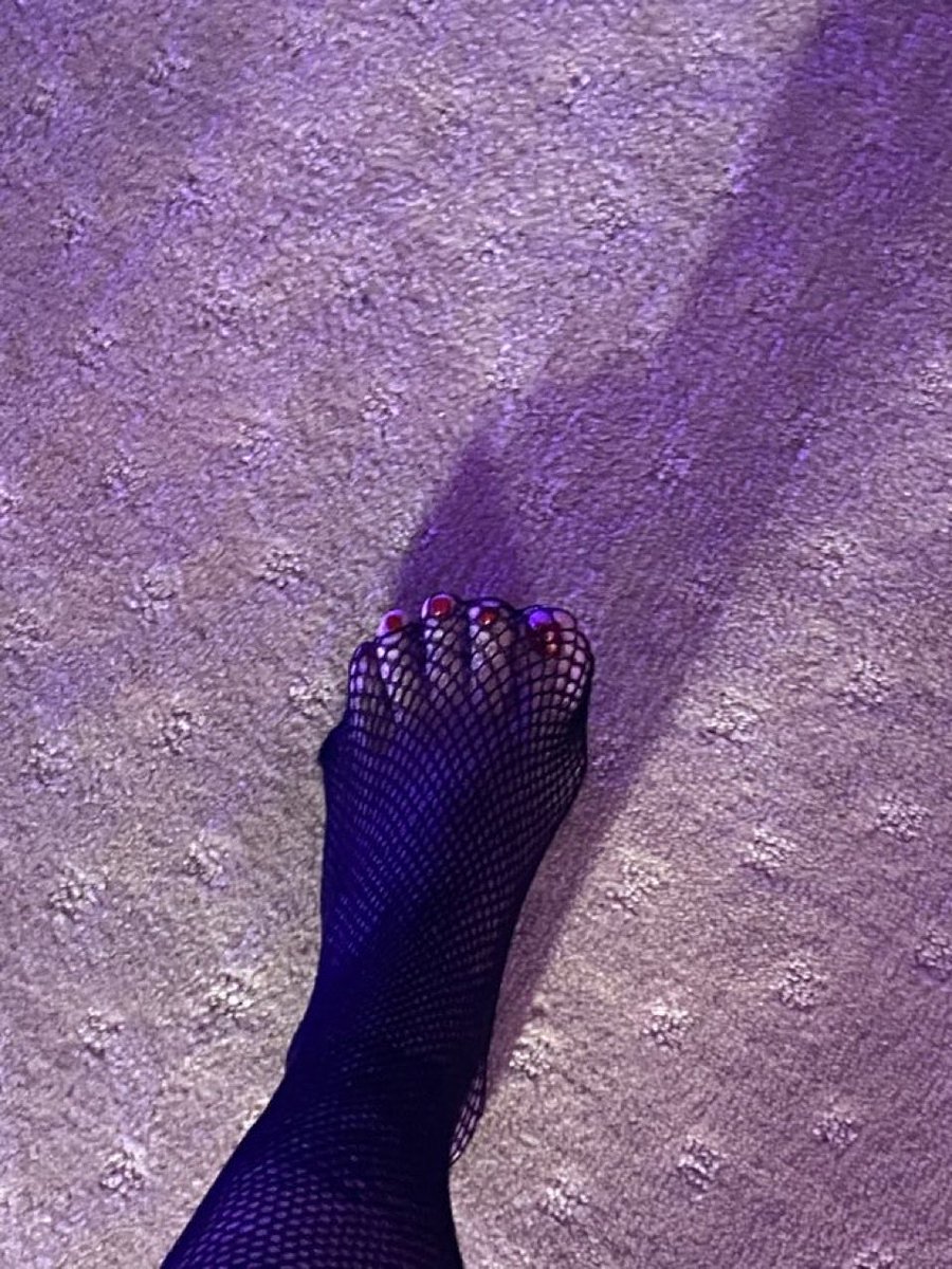 pegginggoddessO's tweet photo. Anyone got a fetish for toes escaping through fishnet holes?
Rt &amp; follow  and  send me a message https://t.co/kUhBV3ujJ4 https://t.co/mb4rybkTww