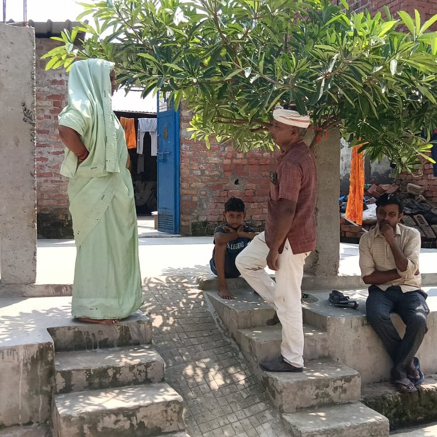 EDDSirsaganj's tweet photo. बकायेदार उपभोक्ताओं के घर-घर जाकर,  बिल का भुगतान शीघ्र करने हेतु सूचित/प्रेरित किया जा रहा है।
@UPPCLLKO
@MDDVVNL
@dvvnlagra
@dvvnlfirozabad https://t.co/TGFyv9Q21Q