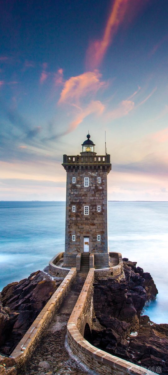 astrk439842's tweet photo. Made a quick day trip to the old lighthouse by the coast! Fresh sea air and golden sunset – perfect way to beat the work week blues. https://t.co/d2mgJhWyrJ