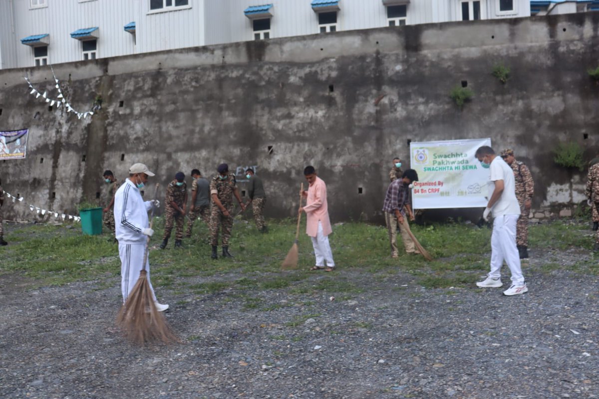 84BNCRPF's tweet photo. 84 Bn CRPF conducted cleanliness and Swachhata activities @YatriNiwasChanderkot, Ramban, promoting cleanliness, hygiene and environmental awareness as part of Special Campaign 6.0.

#SpecialCampaign6 #Swachhata #CRPF #CleanIndia #Ramban https://t.co/09reHxv9pg