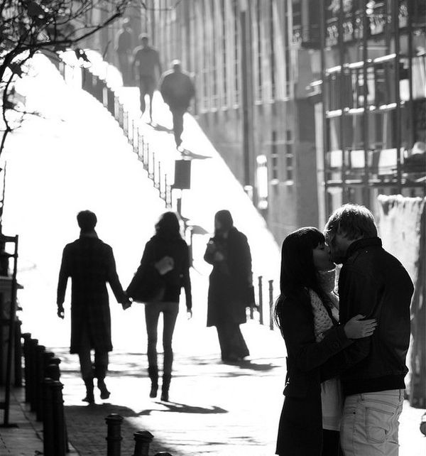peterotto197793's tweet photo. WTith restless footsteps, quick and fleet.Ihe city hums beneath the street,
 recommend listening to this song when reading this poem: https://t.co/yULTXGXRiN