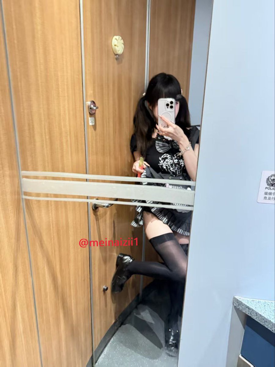 mainaizii1's tweet photo. 呜呜……你想怎么操我都可以，我什么都听你的……把我按在床上狠狠地干，后面也行，嘴巴也张开给你插……只要你不走 https://t.co/kpErOi6S0L