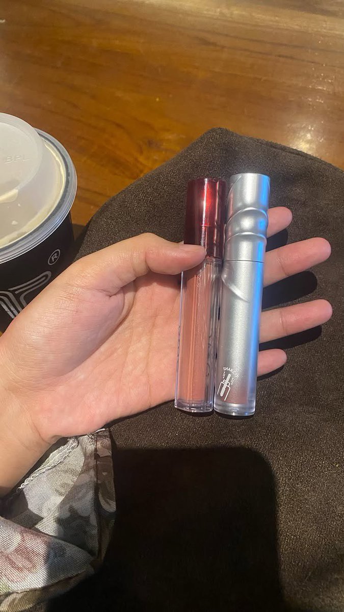 xurentpost's tweet photo. FIX INI BAKAL JADI BEST OMBRE KARENA BIKIN BIBIR KELIATAN FRESH TERUS 😭💗 https://t.co/1rT4R0SEWI