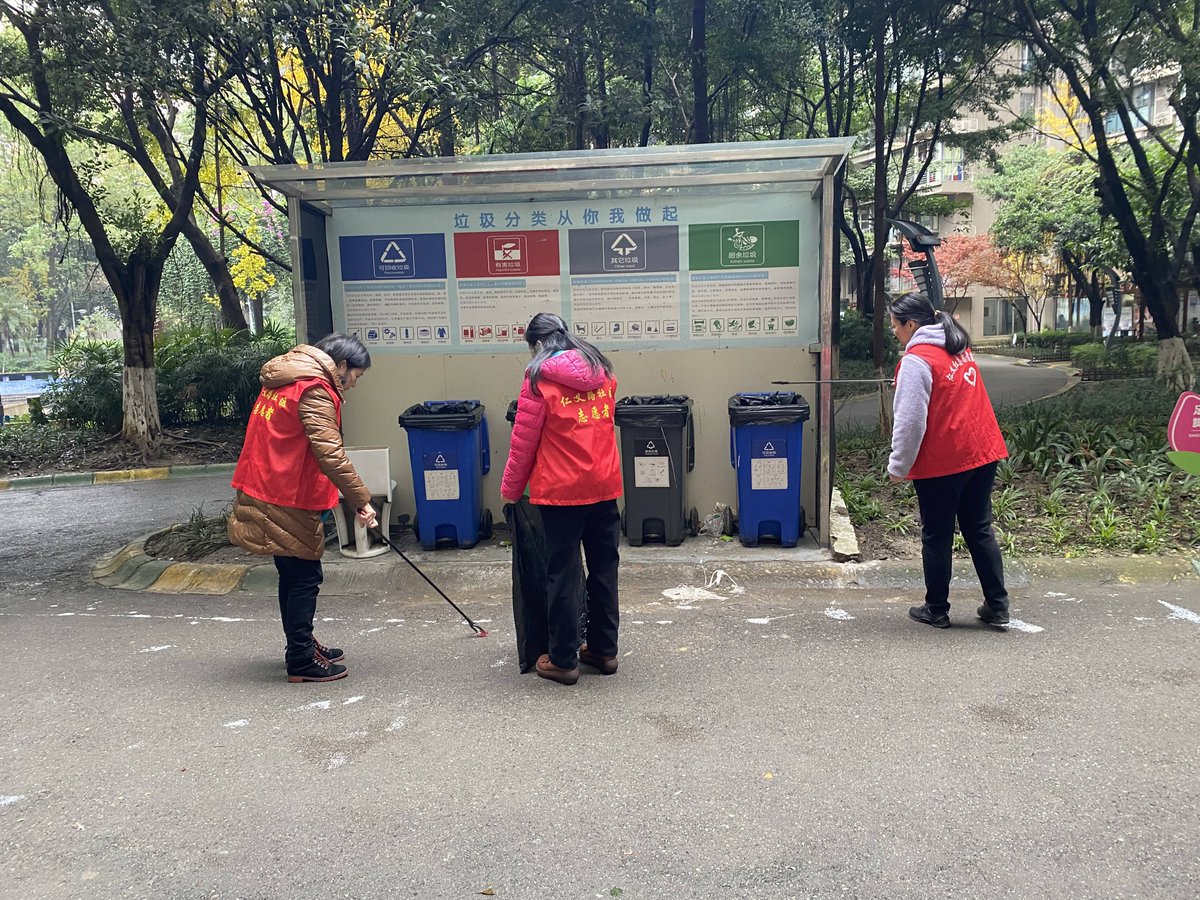 alzoc759825's tweet photo. Join our neighborhood weekend cleanup this Sat 9AM at Central Park! Free snacks + gear provided. Let’s spruce up our community together! https://t.co/dhda32oNVM