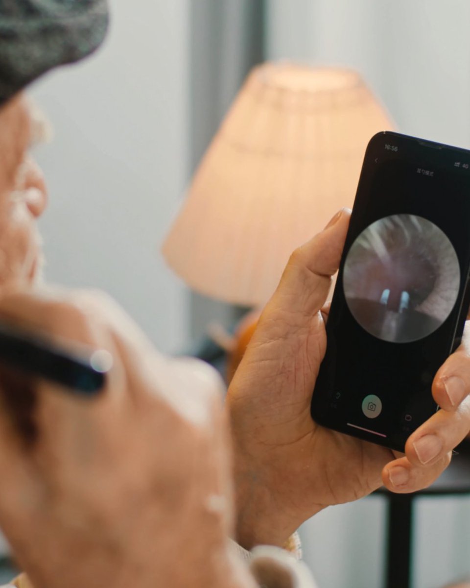 bebird_official's tweet photo. When your ears itch, your first instinct might be to “dig them clean.” But that can actually make things worse.
With Bebird Note 5 Pro, an HD ear camera + mechanical tweezwes helps you say goodbye to blind digging.👂✨
Shop now! 🛒 
https://t.co/p0xwRS5tWV https://t.co/8aVpfhgCME