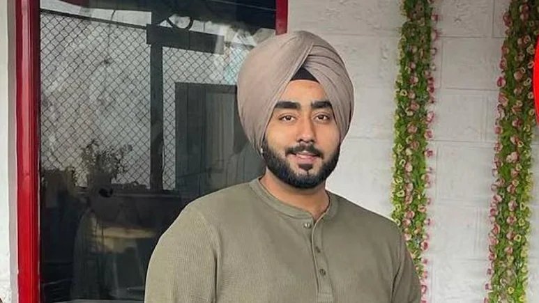 MeghUpdates's tweet photo. SHOCKER! Weeks before his wedding, 31-year-old Yuvraj Singh Manchanda was MURDERED in Gurugram, allegedly by his former colleague Vats and her partner over a FINANCIAL DISPUTE.

=> Police arrested both accused from Uttarakhand. https://t.co/JUC9zeipvk
