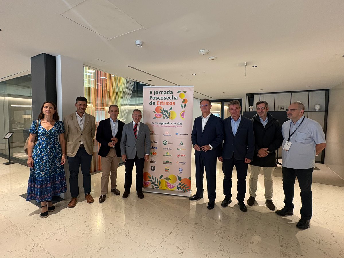 GVAagricultura's tweet photo. 🍊@BarrachinaM reclama reciprocidad comercial y cláusulas de salvaguarda para proteger al sector citrícola ante una campaña cuya producción crecerá un 4,1%
🗒️https://t.co/7mzPlucA57 https://t.co/LFfmlsgyfx