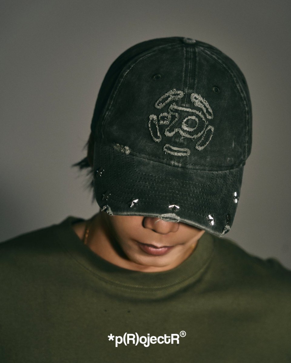 projectr___'s tweet photo. ■Circle Logo Damage Cap
フロント部分にサークルロゴをアップリケで施され、つば部分には星型スタッズが均等に配置されたダメージキャップ。

■ONLINE STORE
https://t.co/T3GAORpxi5

#THERAMPAGE #projectr https://t.co/fzio4GJbm0