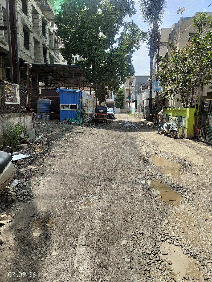 VShallChoudhari's tweet photo. @PCMCSarathi @pcmcindiagovin 
I have raised a greviance regarding road repair all earlier requests are closed without any road repair done. Can you please check this and do the needful? Thanks. Token number - W78959
Cc - @mayor_pcmc @maheshklandge 
#pcmc #pothole #ravet https://t.co/bQK5ApsD0X