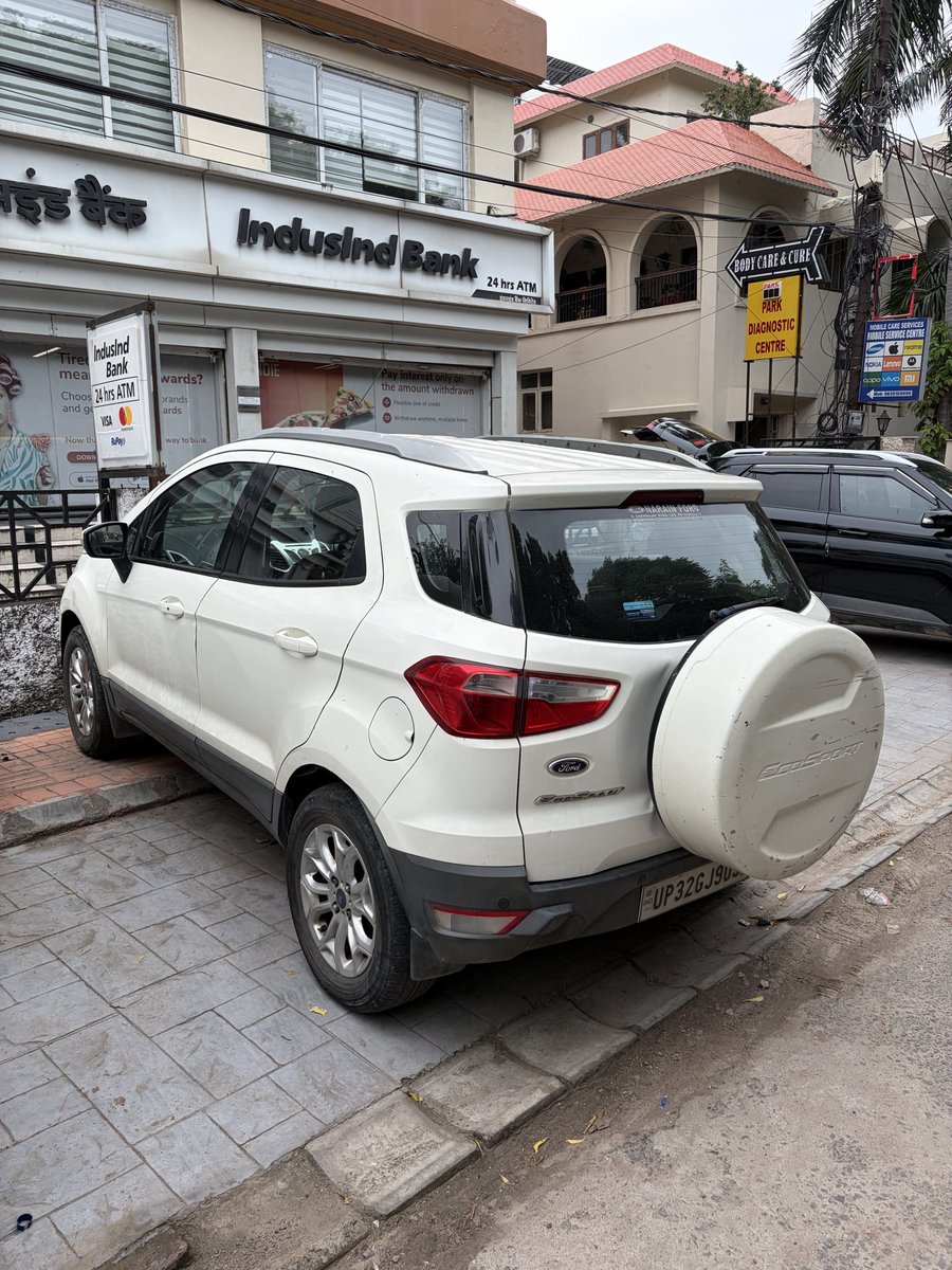 advait_jani's tweet photo. @aajtak get your damn vehicles off the #CMGRIDS footpath. @lkopolice @LucknowNagar https://t.co/L2MOYzJqgI