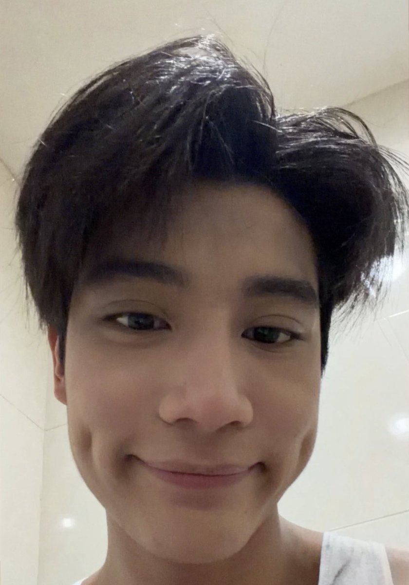 SkullKwon93's tweet photo. เซลฟี่อวดจุ๊บนางฟ้าเก่มมากก หัวใจเราแตกดังปุ๊งงง💞💞💞💞 https://t.co/8u6hs4QL41