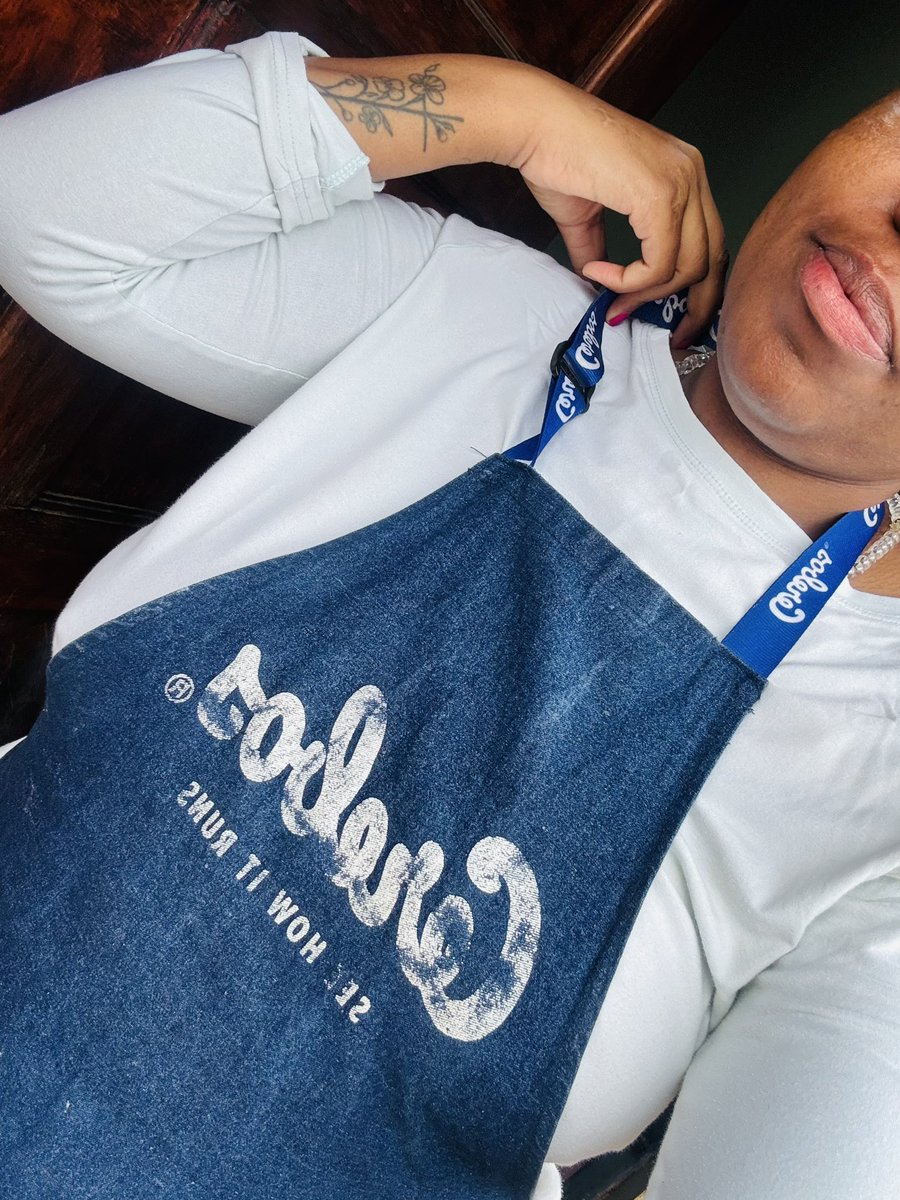 ladyhuneybee's tweet photo. Let’s start our day with making some cookies @Cerebos_SA we need a new apron this side chom ❤️❤️❤️❤️ https://t.co/3RJ93FcF6t