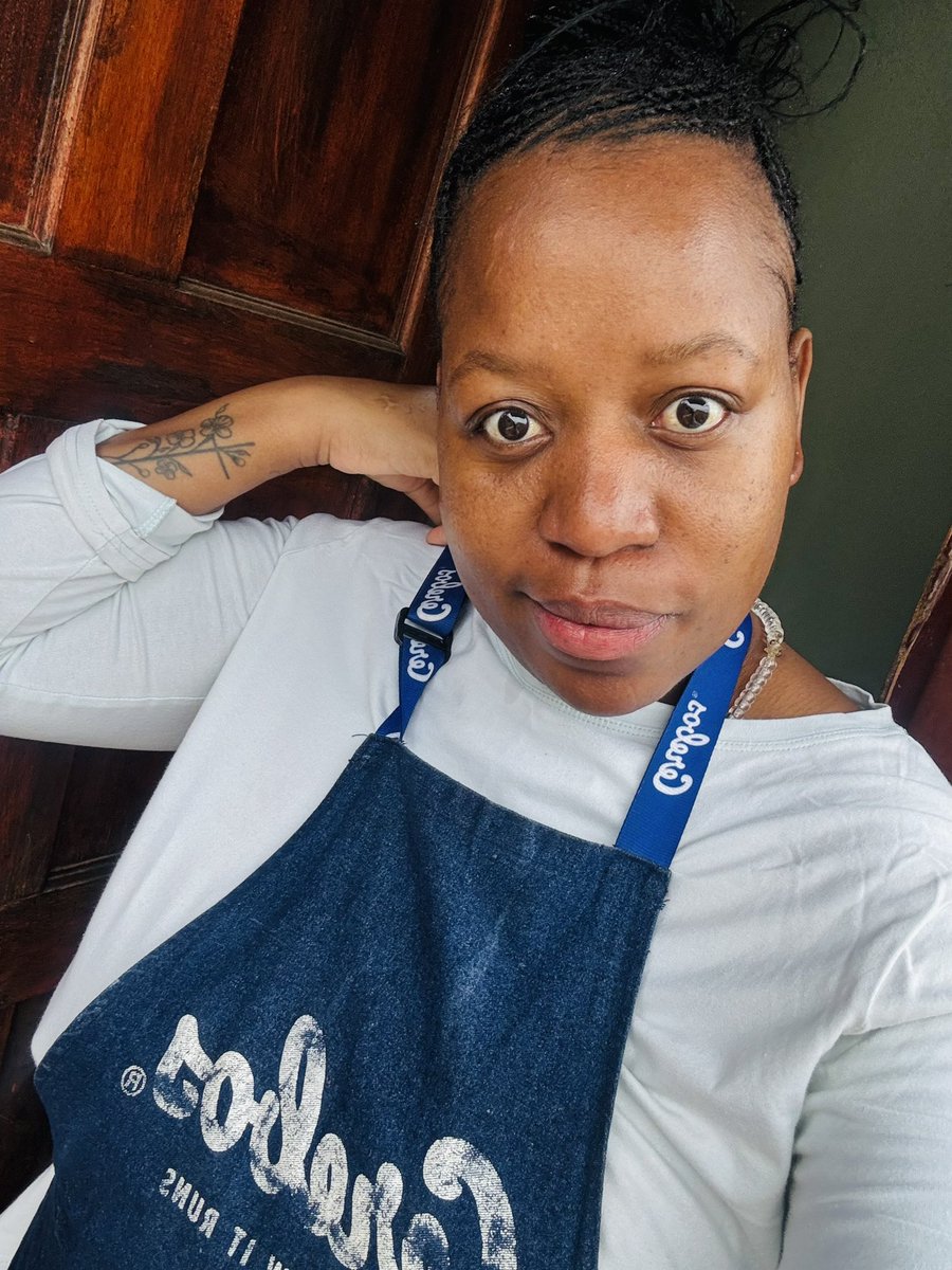 ladyhuneybee's tweet photo. Let’s start our day with making some cookies @Cerebos_SA we need a new apron this side chom ❤️❤️❤️❤️ https://t.co/3RJ93FcF6t