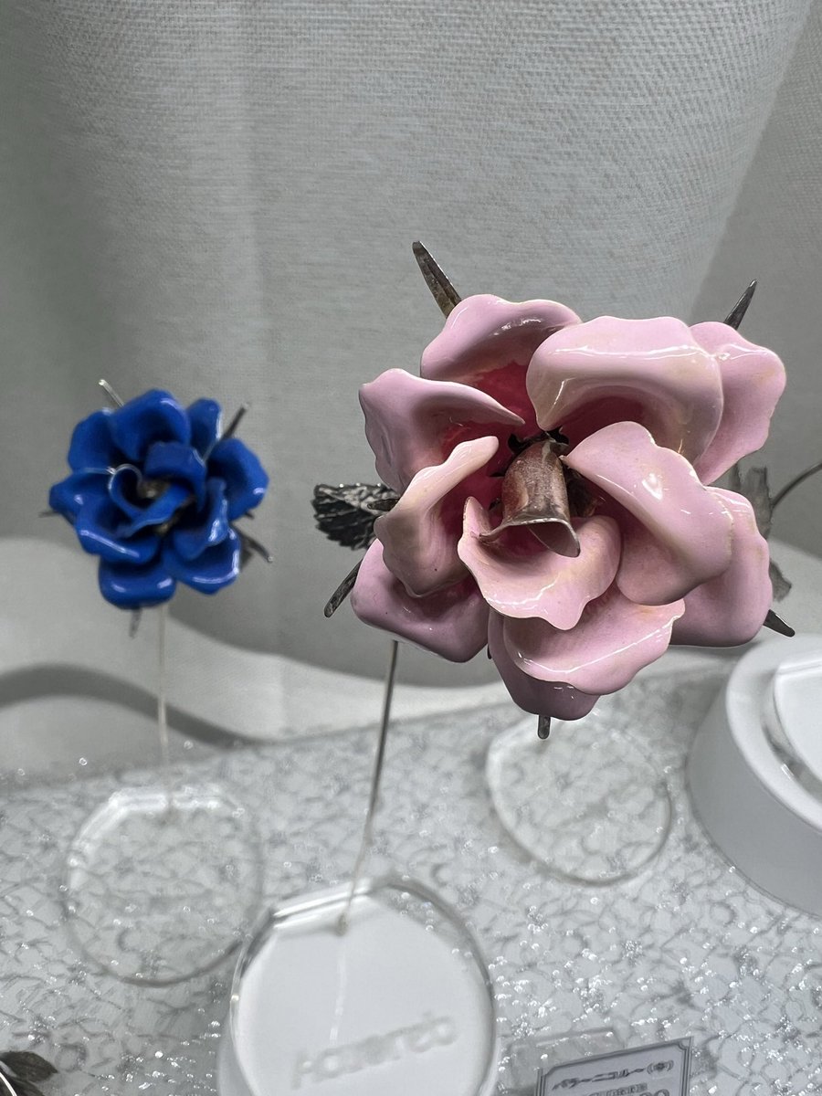 acuoreb's tweet photo. 🌹バラ🌹
SV925で作られた逸品✨
色はエナメルで塗りあげています https://t.co/i6RUnuX3Sc