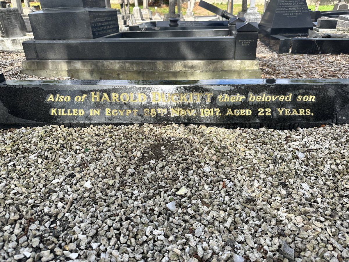 VCTrust's tweet photo. Regilding completed Hyde Park Doncaster #VCTrust #lestweforget https://t.co/VbXiOtR8d4