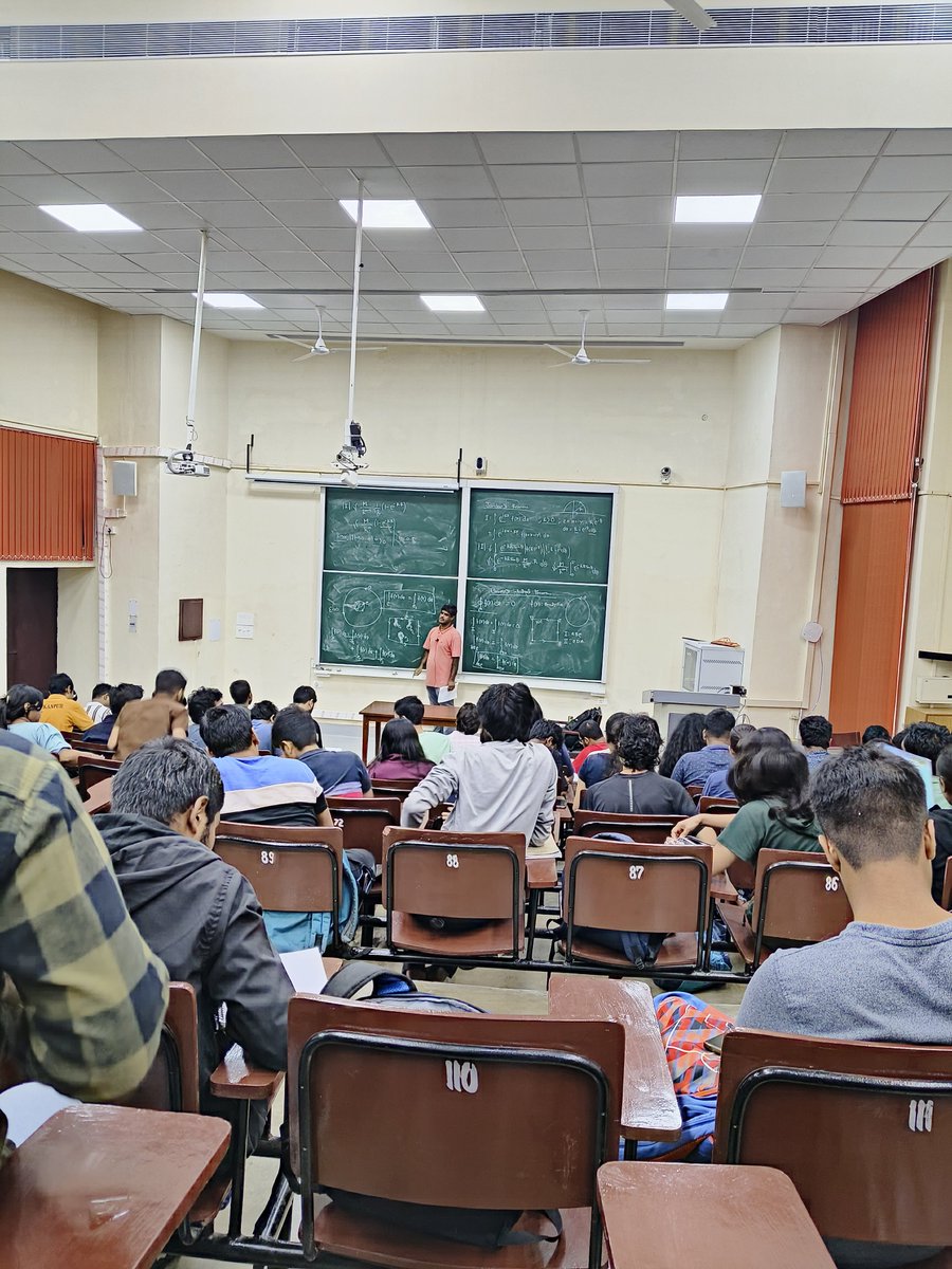 qpildc's tweet photo. "Uni student life" https://t.co/YA2ZxBJZIU