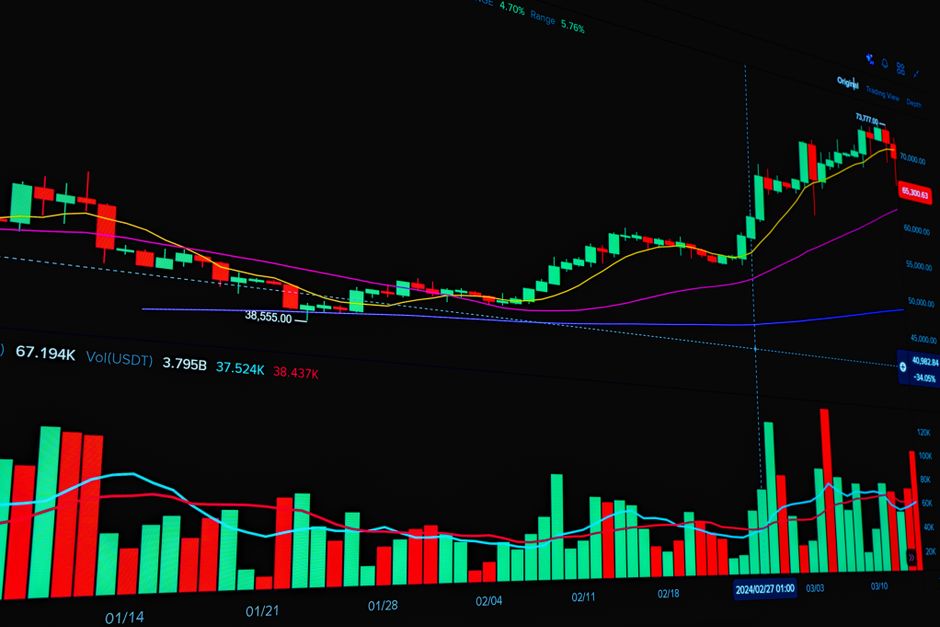 Andrea4vx2's tweet photo. btc keeps front-running every dip. etf inflows just smashed another daily record while leverage stays cool.

that combo historically precedes the melt-up, not the top.

stack sats, zoom out, and let the chart do the talking. https://t.co/sudWwqoDYJ