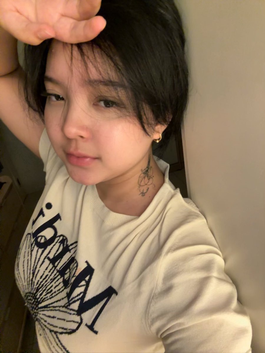 cranekissx's tweet photo. the long awaited reveal (ig saw this first) https://t.co/lY1aZiXXJ1
